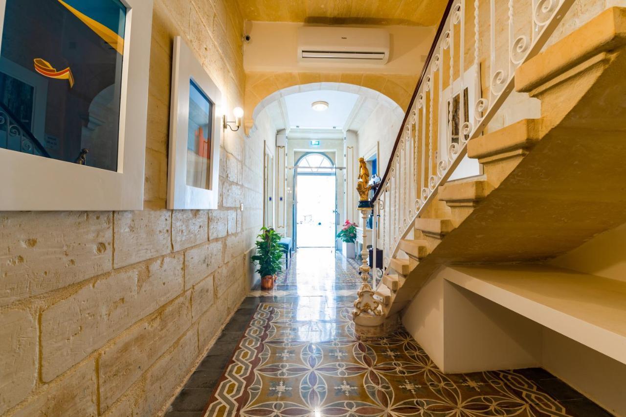 Monreal Boutique Townhouse - R024Rm5 호텔 파올라 외부 사진