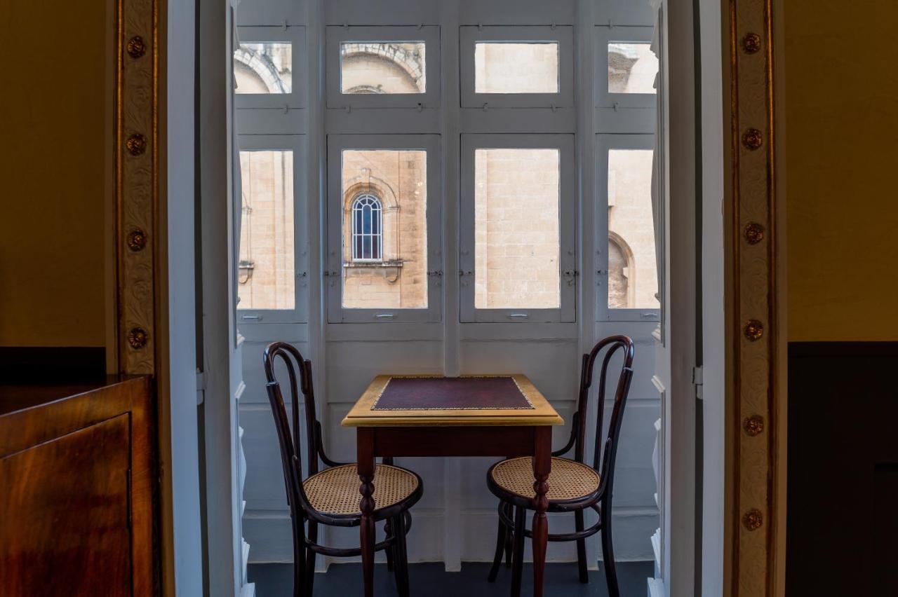 Monreal Boutique Townhouse - R024Rm5 호텔 파올라 외부 사진
